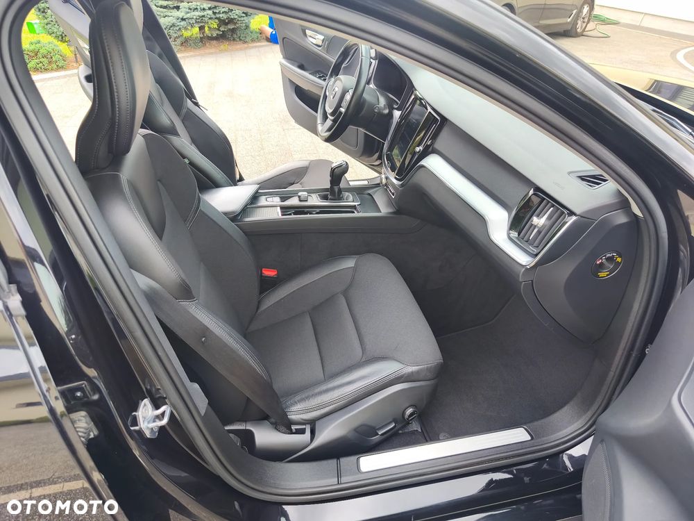 Volvo V60 D3 Momentum Core - 19