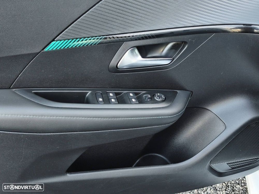 Peugeot 208 PureTech 100 EAT8 Allure - 18
