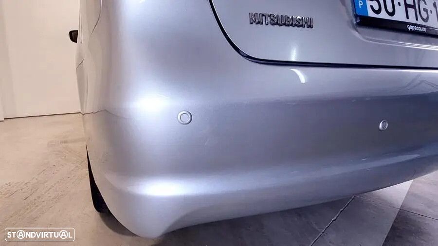 Mitsubishi Grandis - 10