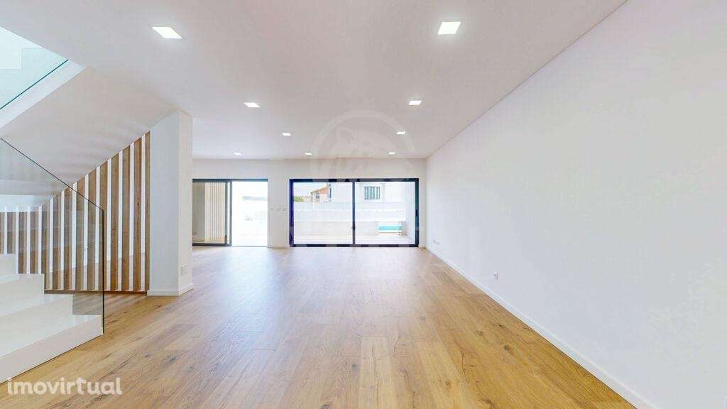 Magnífica Moradia T4 com Piscina e Terraço, em condomínio fechado - Grande imagem: 2/47