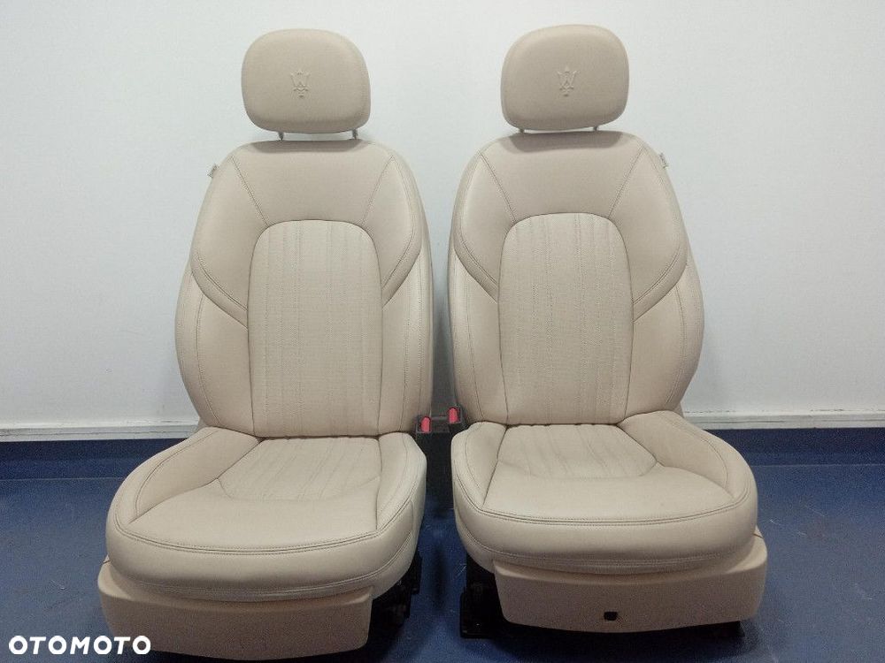 MASERATI LEVANTE FOTELE KANAPA BOCZKI WNĘTRZE SKÓRA BEŻ KOMPLET LHD - 4