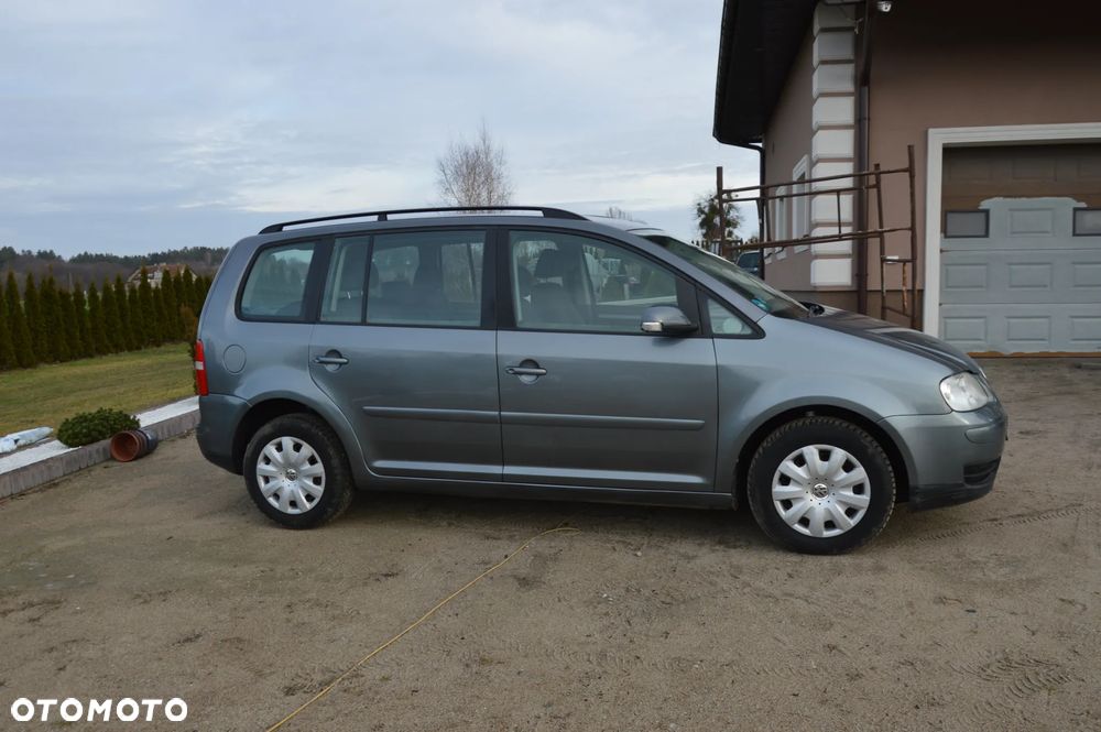 Volkswagen Touran 2.0 TDI Trendline - 11