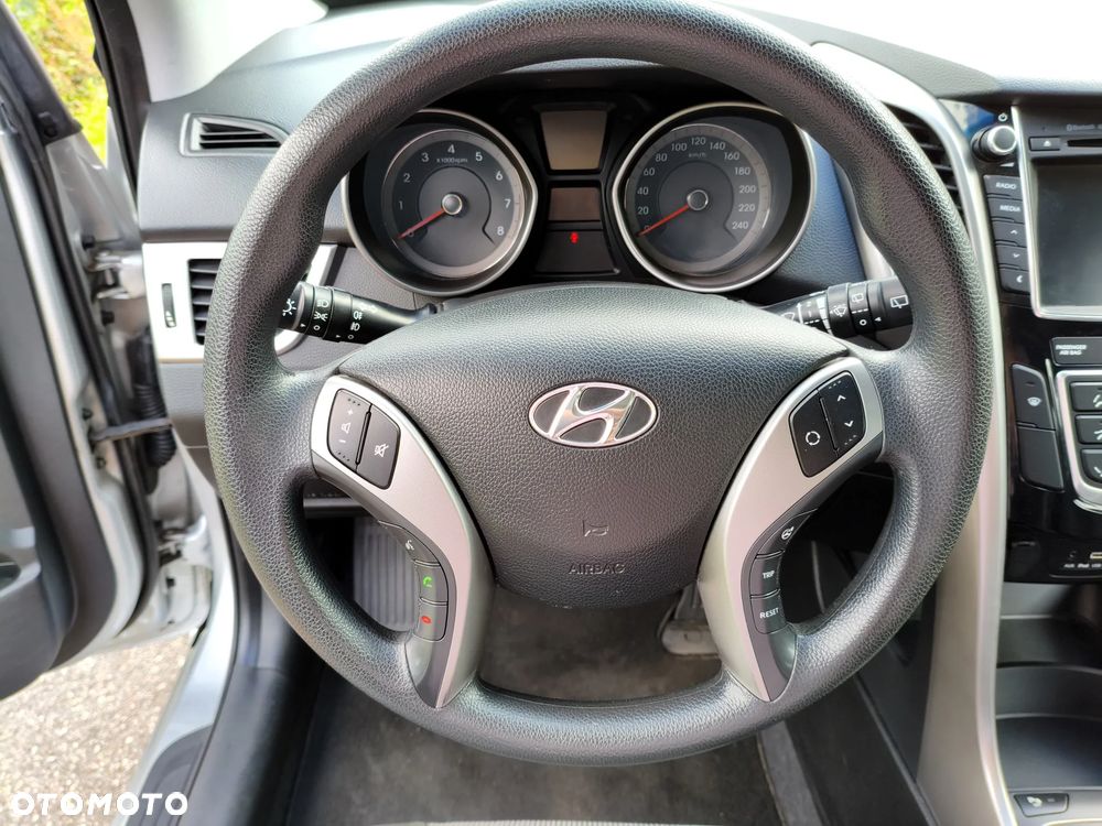 Hyundai i30 - 24