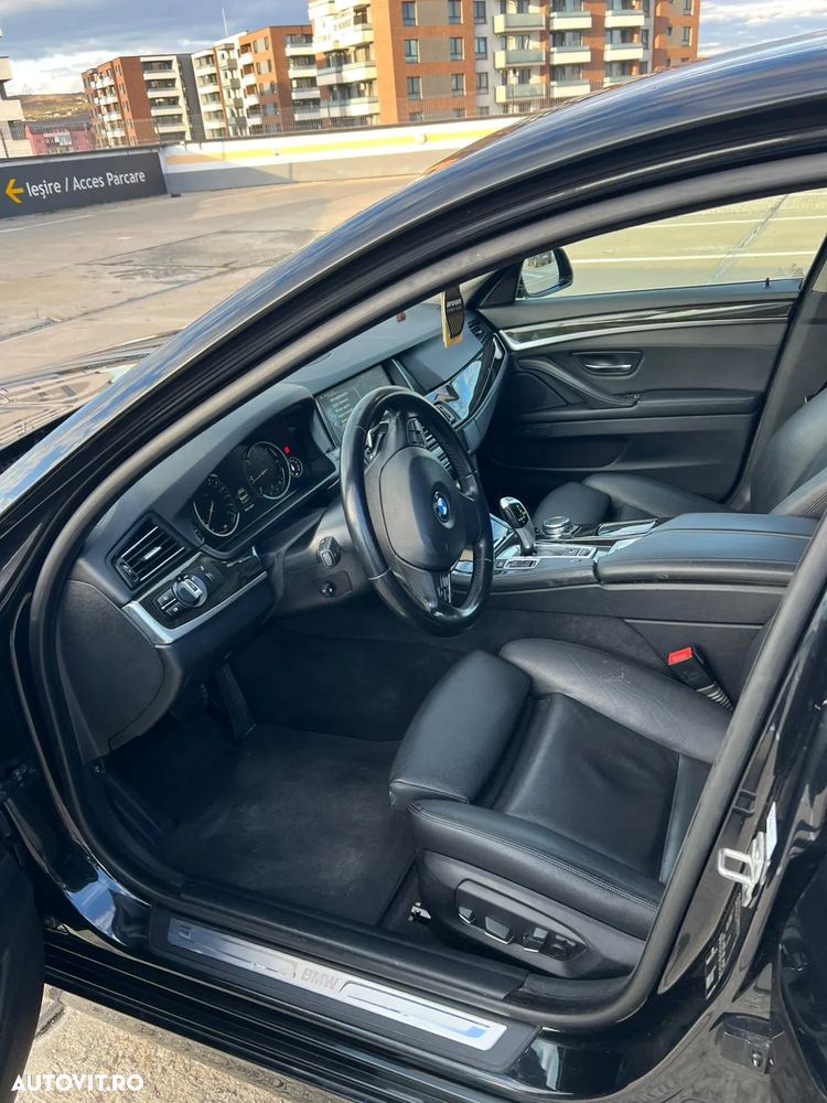 BMW Seria 5 520d AT - 13