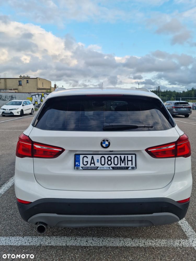 BMW X1 sDrive18d Business Edition - 6