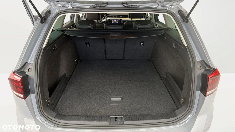 Volkswagen Passat 2.0 TDI Elegance DSG - 18