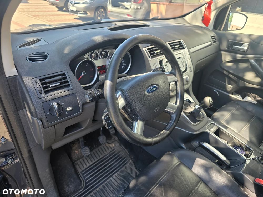 Ford Kuga 2.0 TDCi 4x4 Titanium - 7