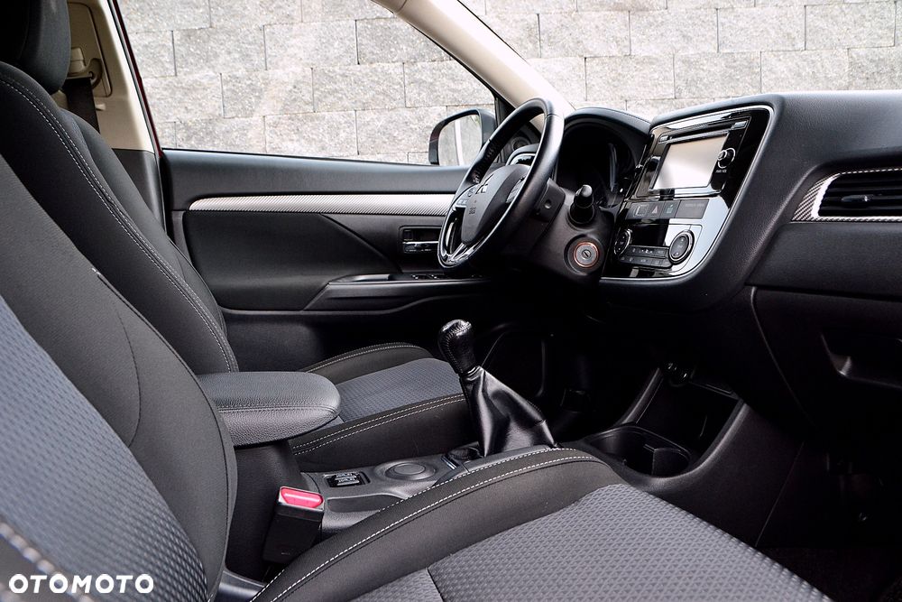 Mitsubishi Outlander 2.0 2WD Diamant - 13