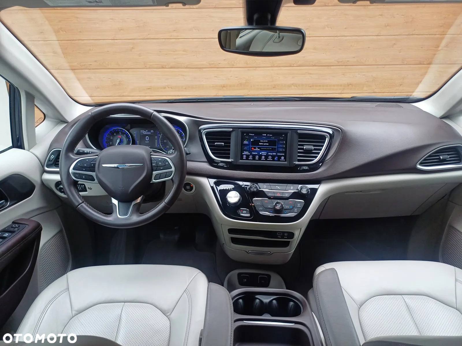 Chrysler Pacifica - 11