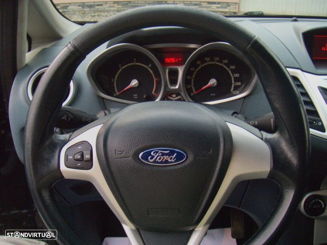 Ford Fiesta 1.4 TDCI Titanium - 12