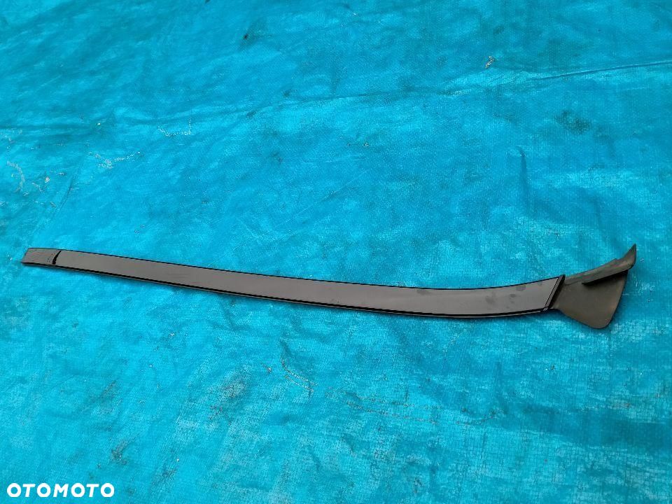 Mercedes W212 Listwa Osłona Szyby Przód Prawa A2126901082 - 1