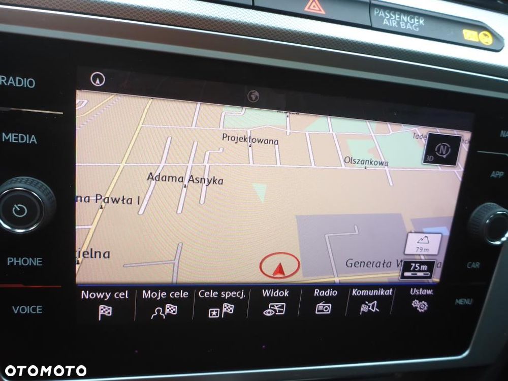 Volkswagen Passat - 12