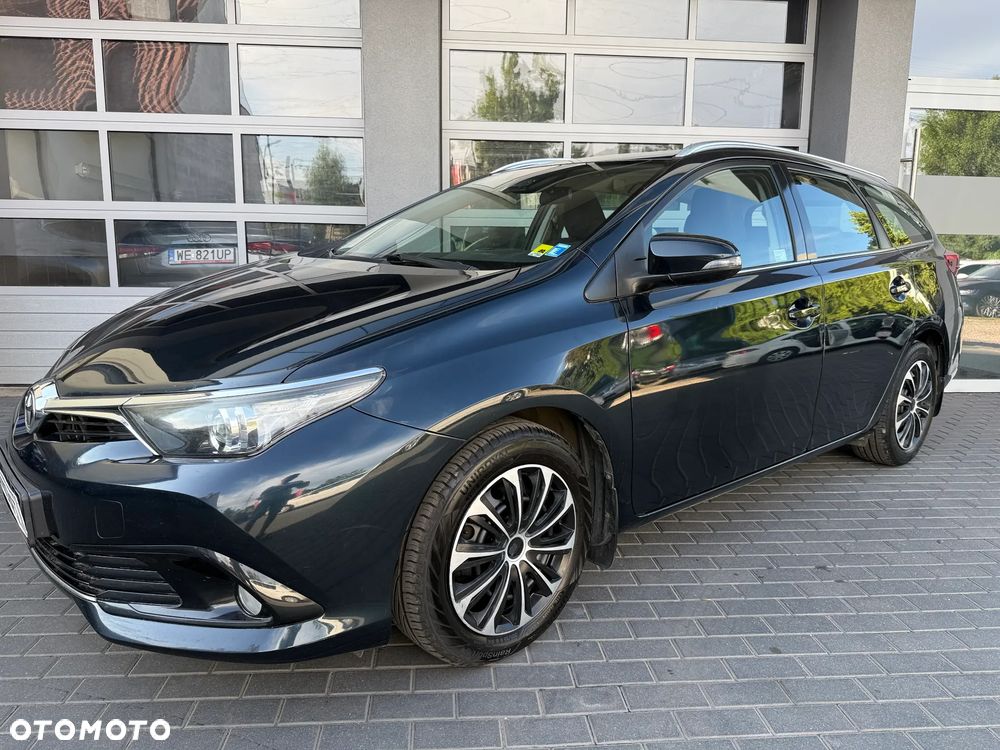 Toyota Auris 1.6 Premium - 25