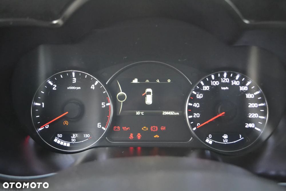 Kia Carens 1.7 CRDi Business Line 7os - 28