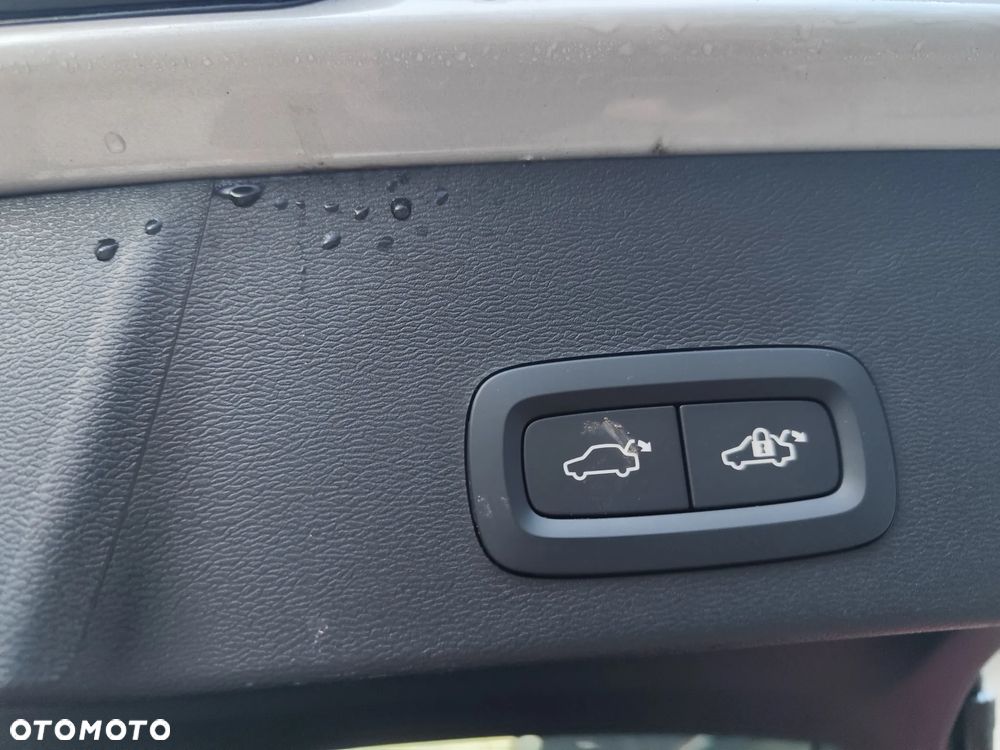 Volvo XC 40 B4 B DKG Plus Bright - 12