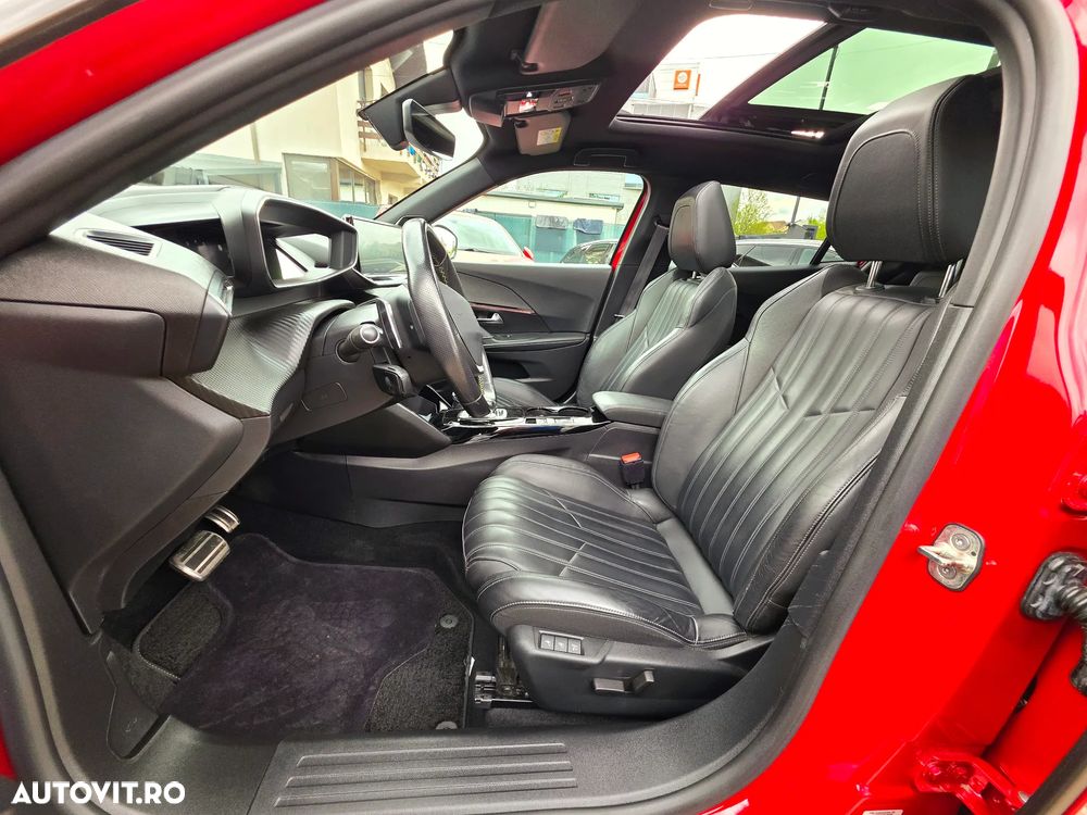 Peugeot 2008 PureTech 130 EAT8 GT - 23
