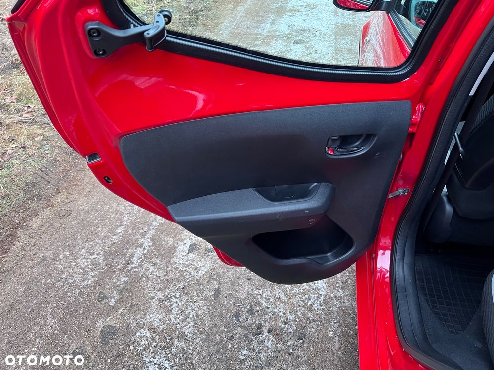 Toyota Aygo x-play - 28