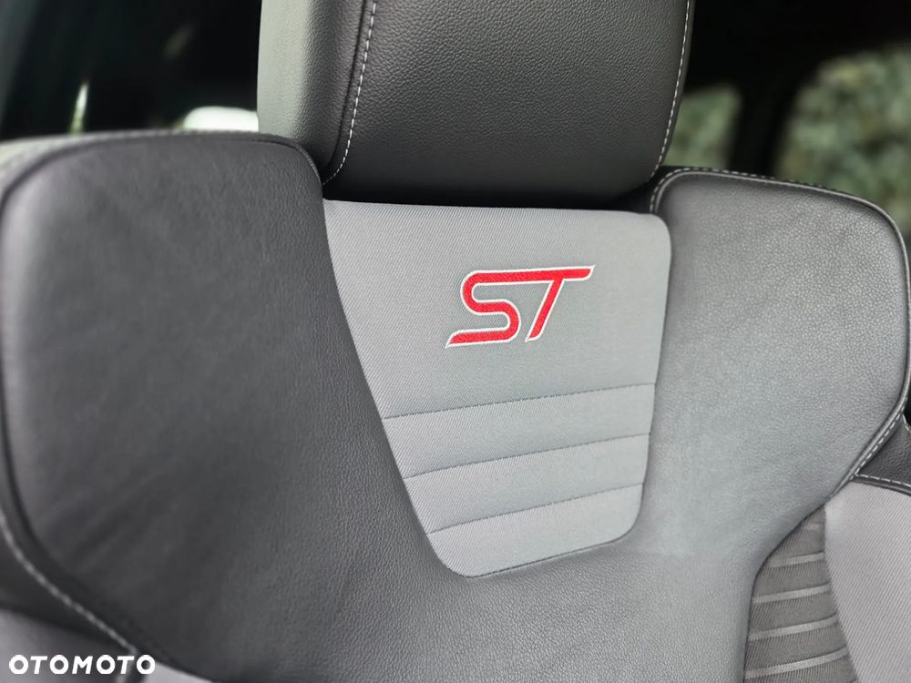 Ford Focus ST - 23