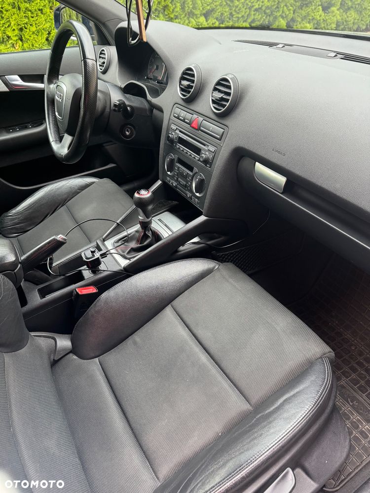 Audi A3 Sportback 2.0 FSI Ambition - 8