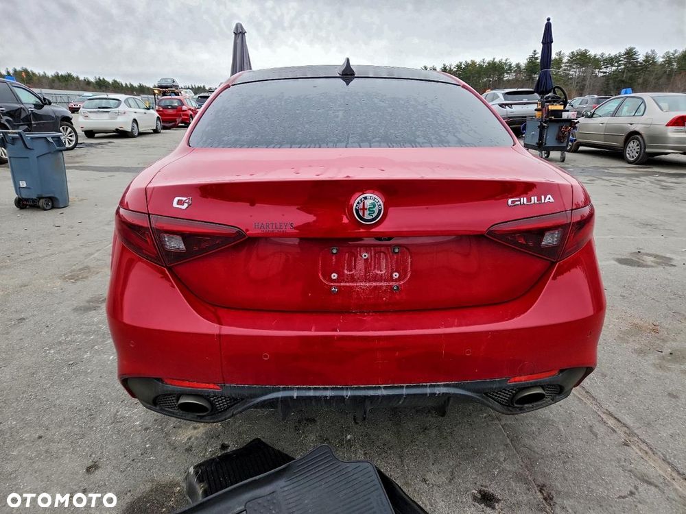 Alfa Romeo Giulia - 6