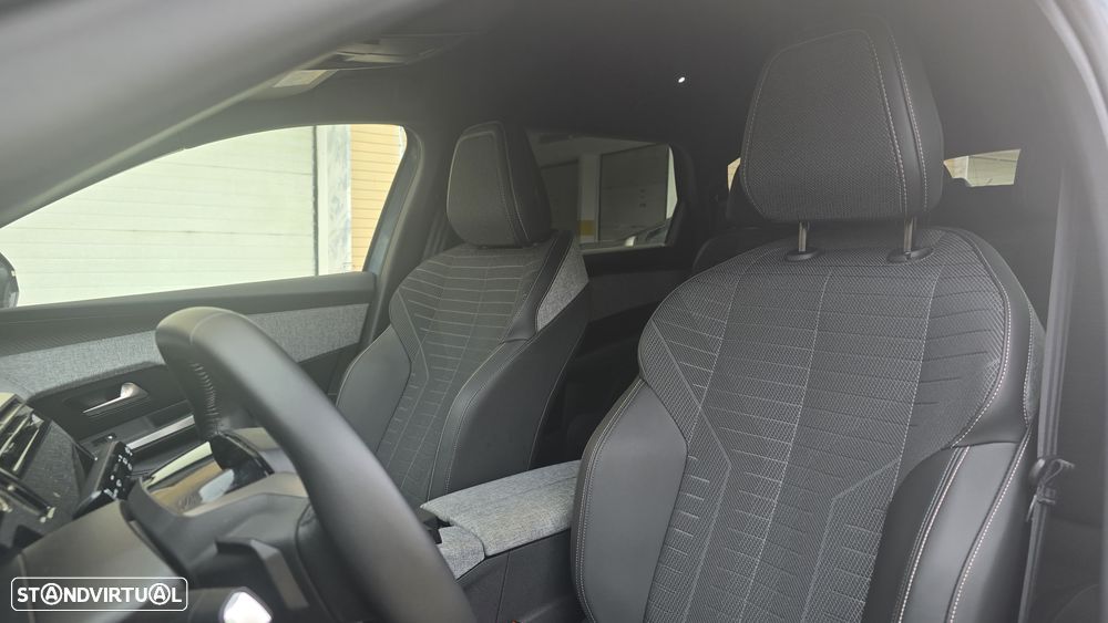 Peugeot 5008 1.2 Hybrid Allure e-DCS6 - 17