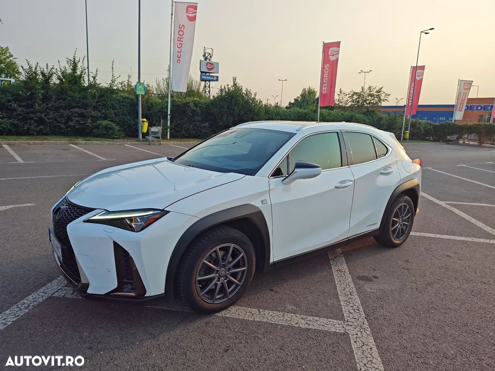 Lexus UX 250h (E-FOUR) F SPORT - 2