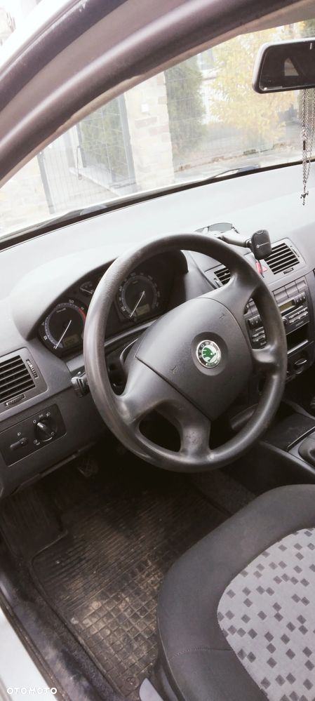 Skoda Fabia - 6