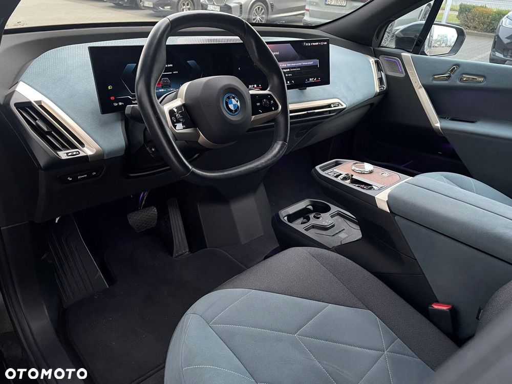BMW iX - 5