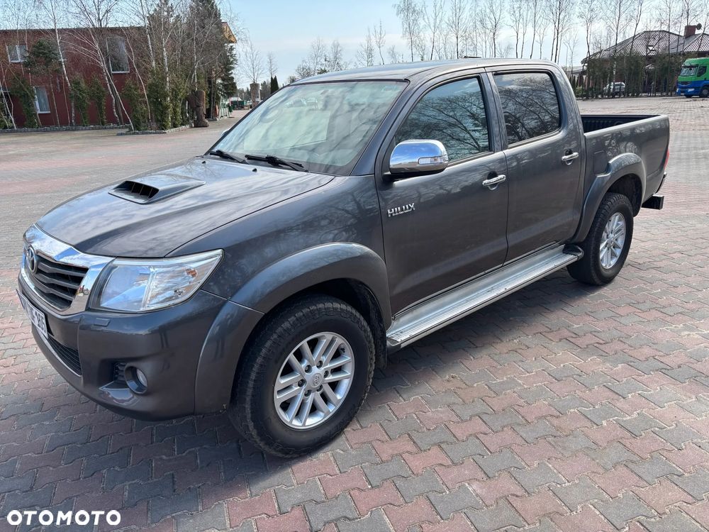 Toyota Hilux 2.5 D-4D SR5 - 12