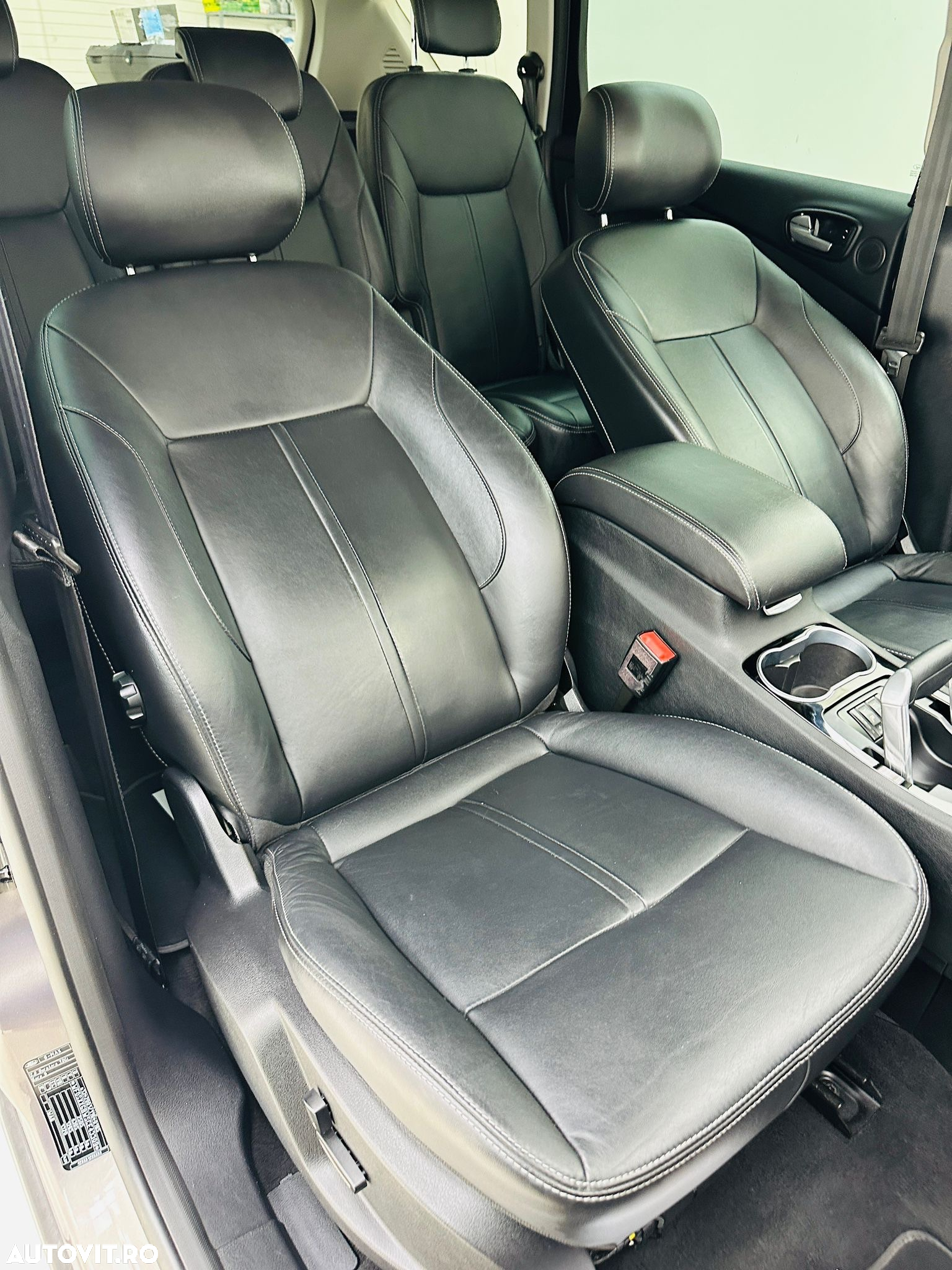 Ford S-Max - 29