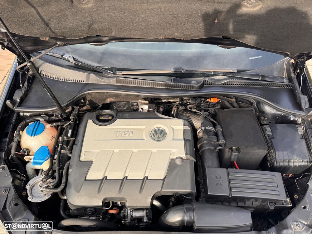 VW Golf 2.0 TDi Confortline - 5