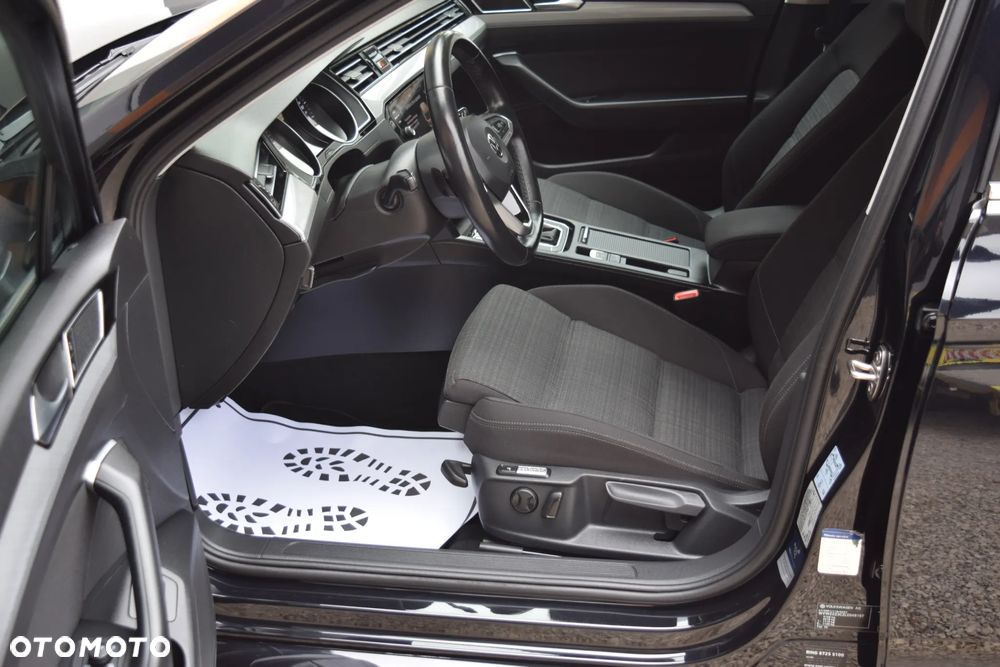 Volkswagen Passat 2.0 TDI Elegance DSG - 20