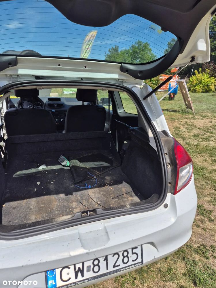 Renault Clio 1.5 dCi Authentique - 10