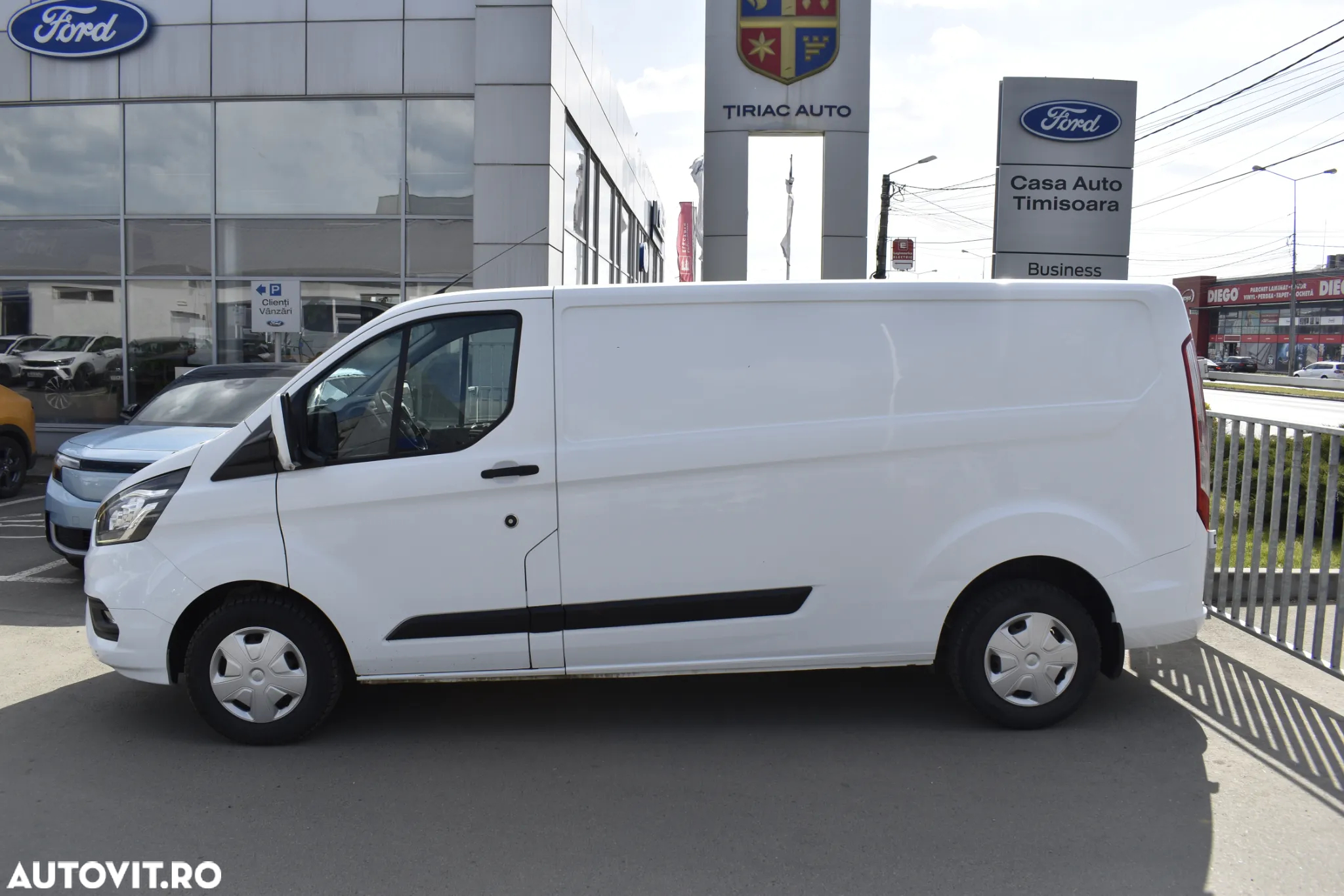 Ford Transit Custom 300 L2H1 Trend Furgon - 9