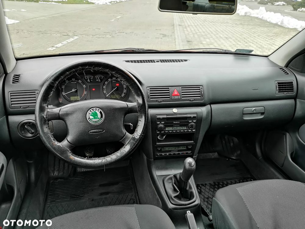 Skoda Octavia 1.6 Ambiente - 16