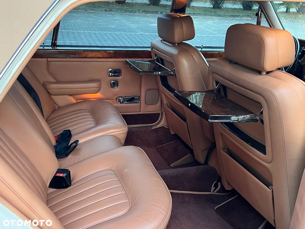 Rolls-Royce Silver Spur - 24