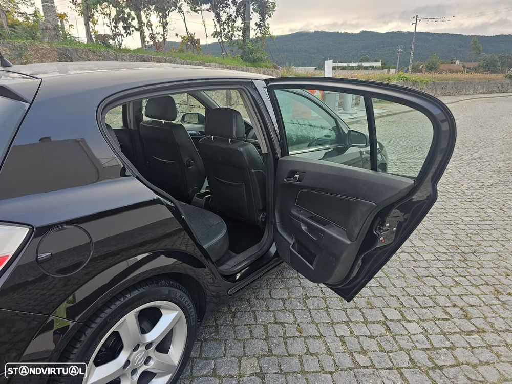 Opel Astra 1.7 CDTi Cosmo M6 - 23