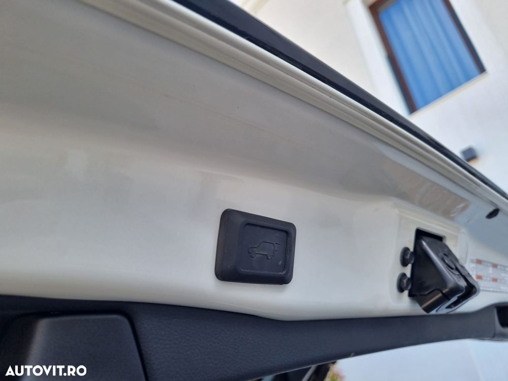 Toyota RAV4 2.5 VVT-iE 4x4 Luxury - 10