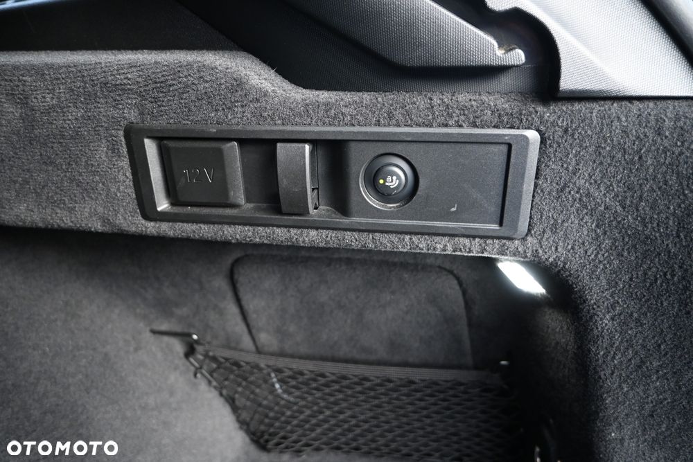 BMW Seria 3 320d Edition M Sport Shadow - 35