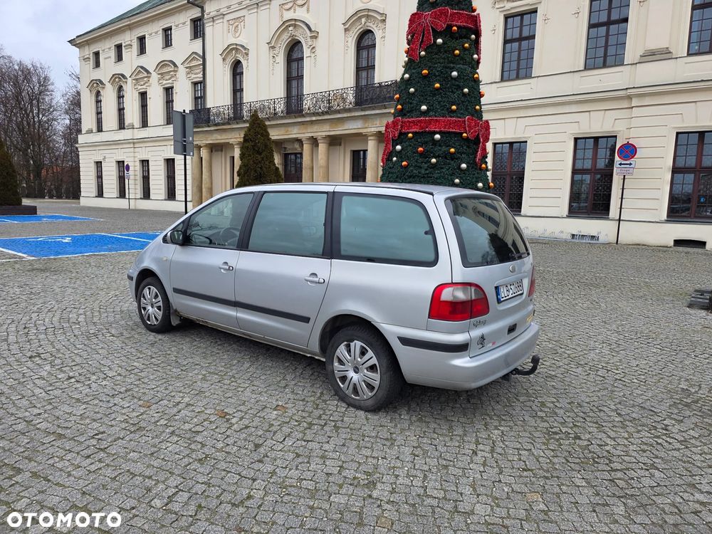 Ford Galaxy TDI Ambiente - 2