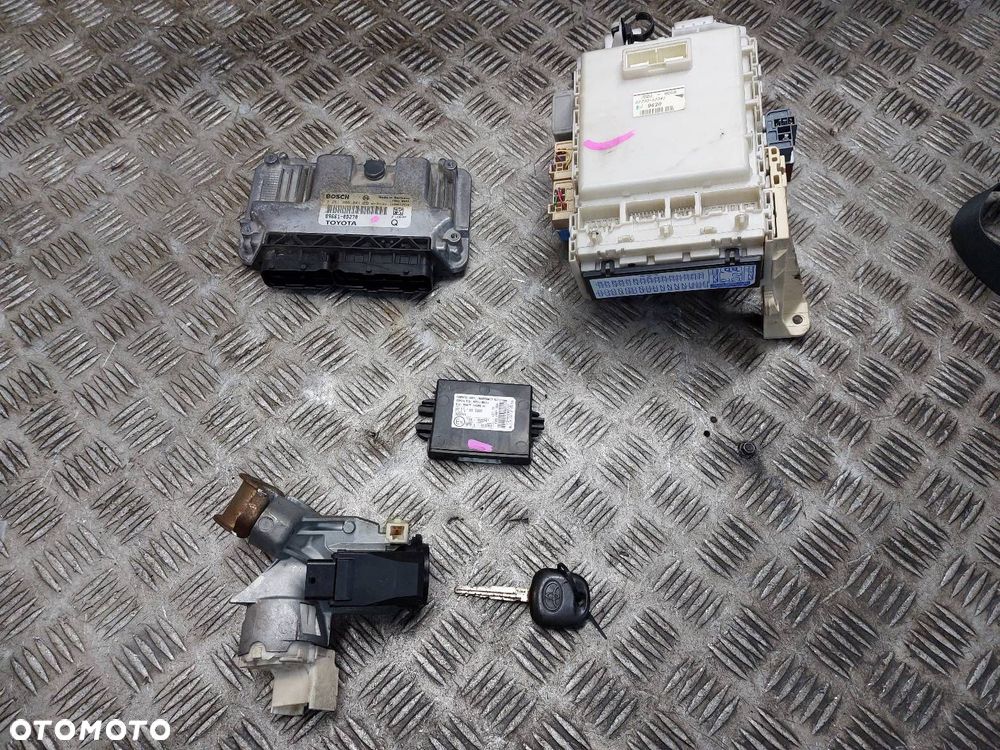 ZESTAW STARTOWY TOYOTA YARIS II 1.0 12V 89661-0D270 0261208841 - 1