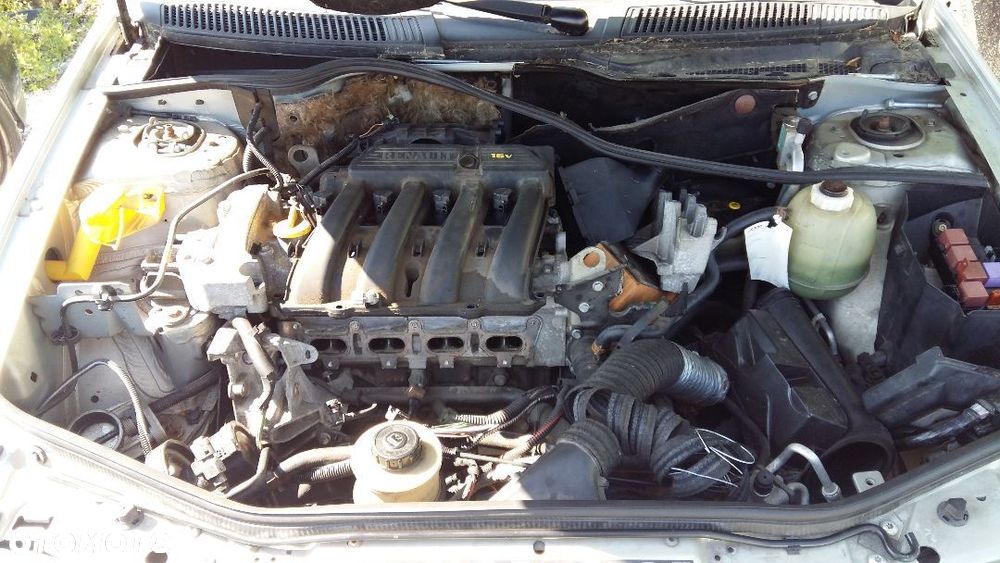 Części Renault Megane IFL 01r. 1.6 benzyna 5-drzwi 16V MV632 - 7