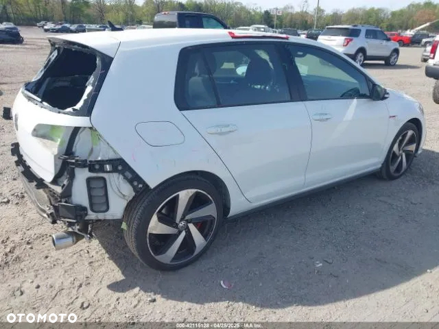 Volkswagen Golf - 4