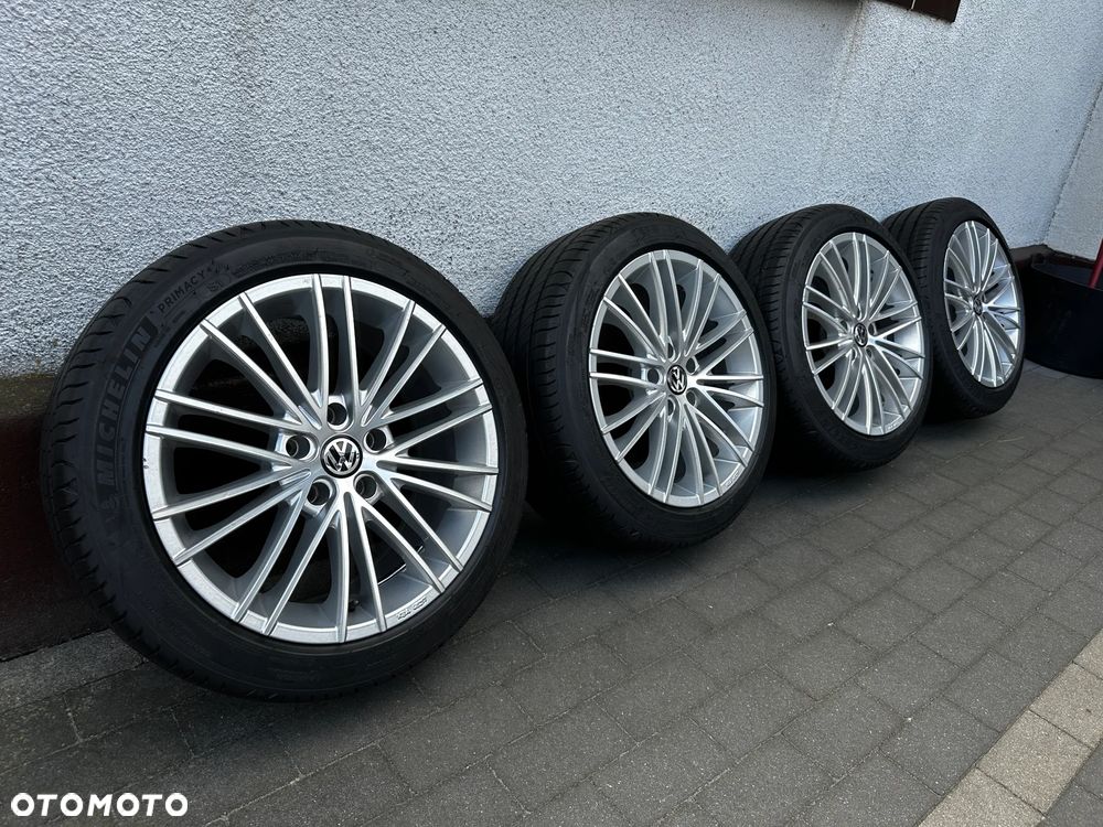 225 45 17 / Seat Leon VW Golf Caddy Touran Passat Skoda Octavia / 5x112 POLECAM - 1