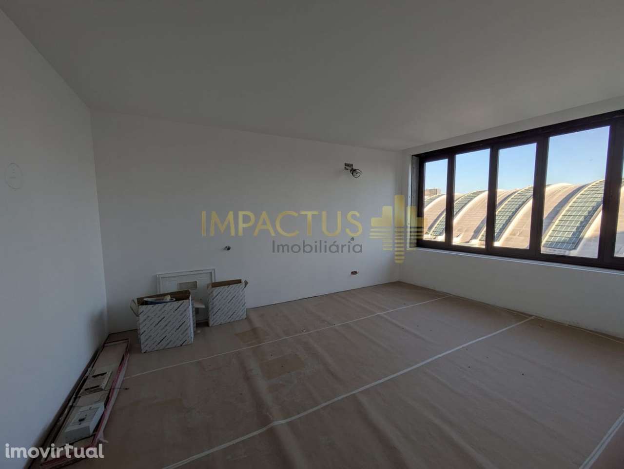 Apartamento T2 com terraço junto ao Metro - Grande imagem: 5/19