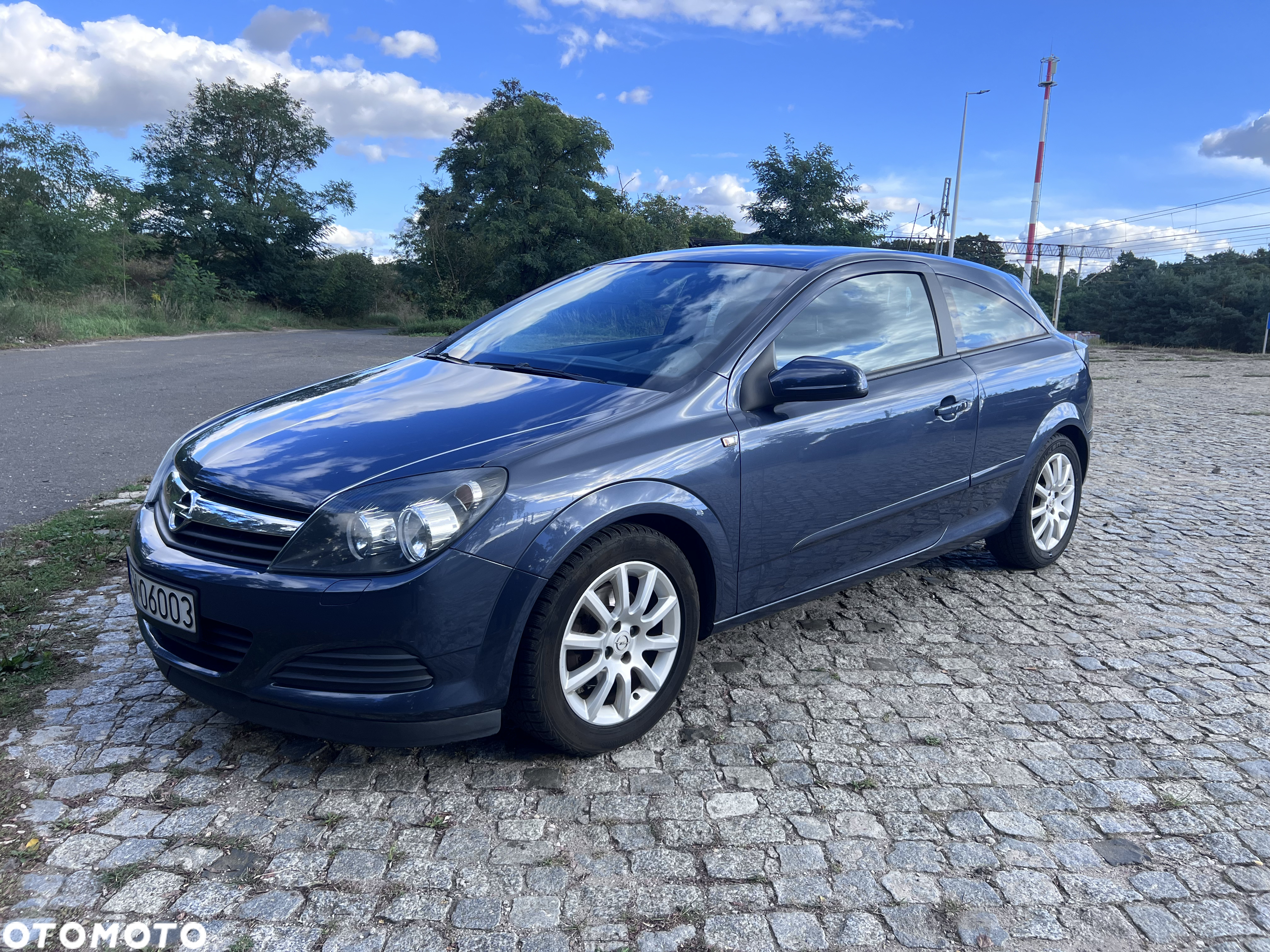 Opel Astra GTC 1.4 - 4