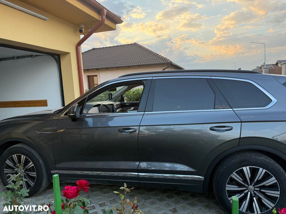 Volkswagen Touareg - 2