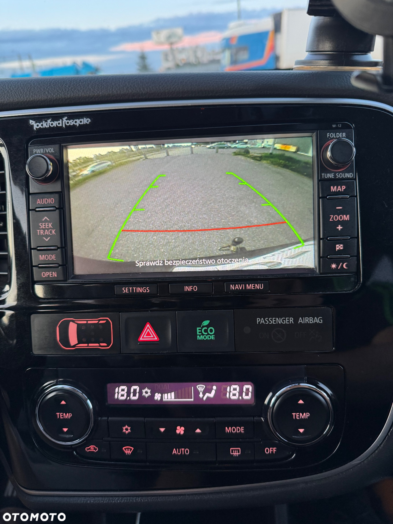Mitsubishi Outlander PHEV Intense + - 8