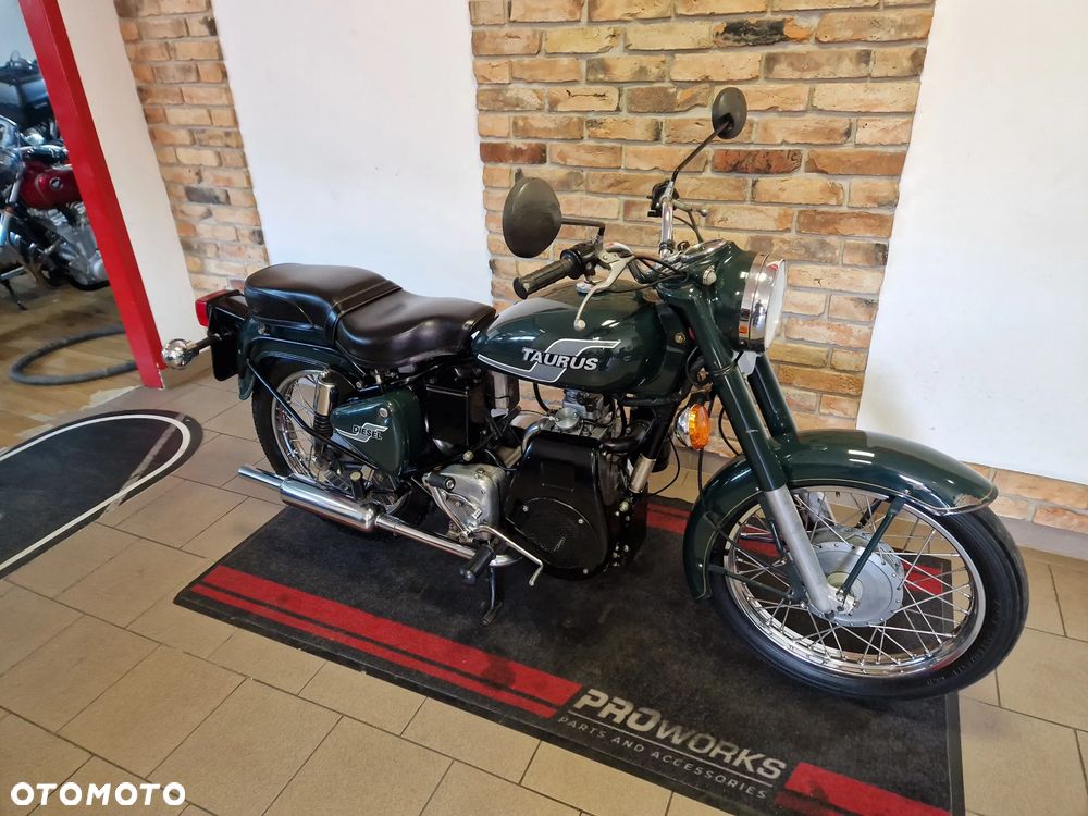 Royal Enfield Bullet - 1