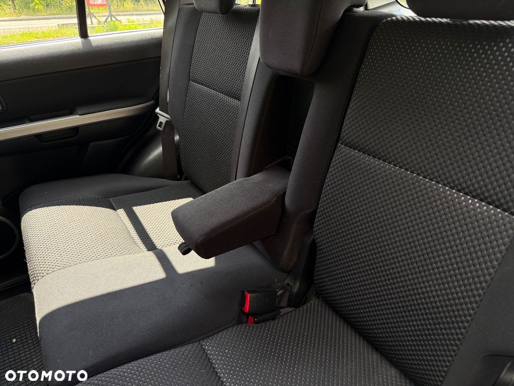 Suzuki Grand Vitara 1.9 DDiS Comfort - 12